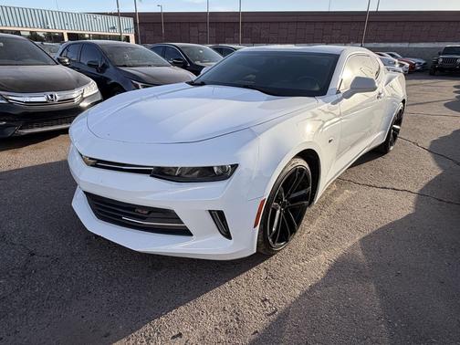 Summit White 2017 Chevrolet Camaro 1LT