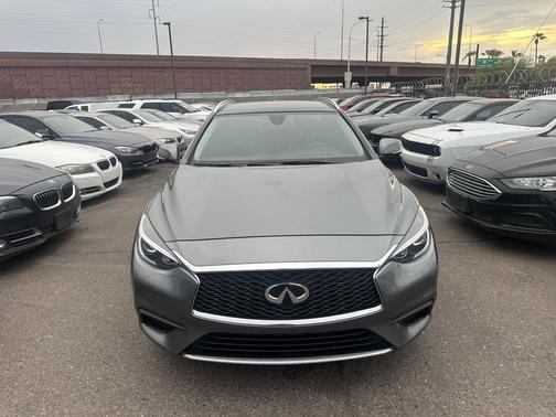 2019 INFINITI QX30 LUXE