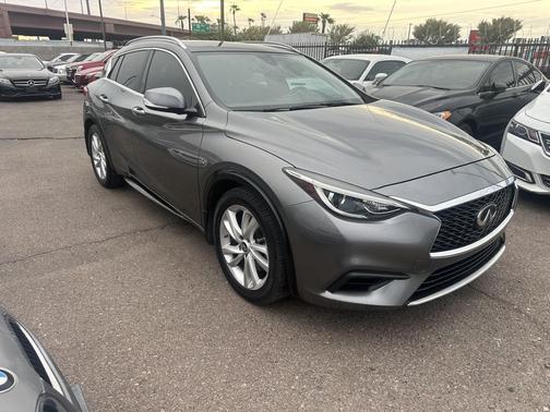 2019 INFINITI QX30 LUXE