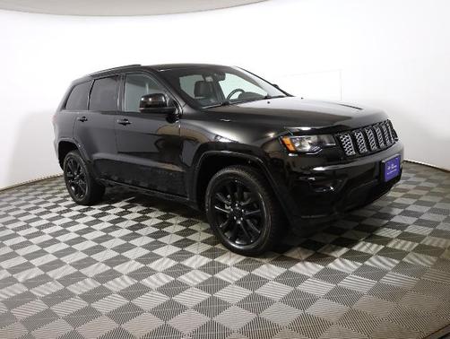 2020 Jeep Grand Cherokee LAREDO