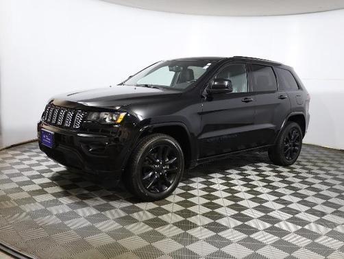 2020 Jeep Grand Cherokee LAREDO