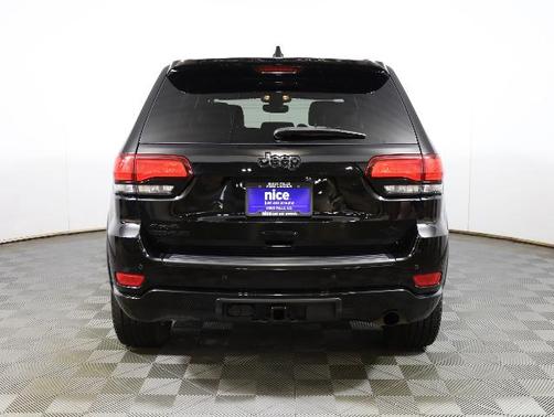 2020 Jeep Grand Cherokee LAREDO