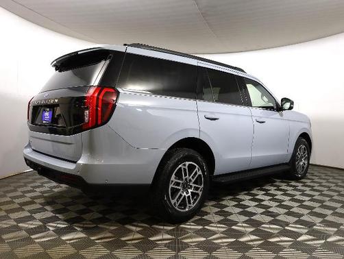 GLACIER GRAY METALLIC TC 2025 Ford Expedition ACTIVE