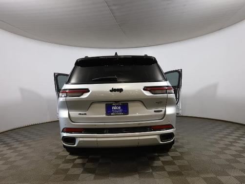 2023 Jeep Grand Cherokee SUMMIT