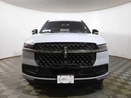GRAY MIST METALLIC TRI-COAT 2025 Lincoln Navigator RESERVE
