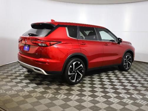 2023 Mitsubishi Outlander SE
