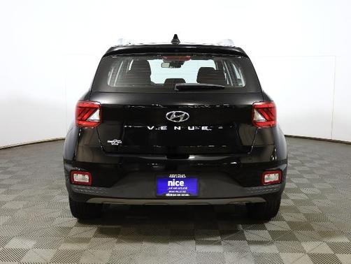 2022 Hyundai VENUE SEL
