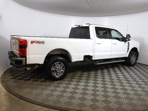 2024 Ford F-350 LARIAT SUPER DUTY