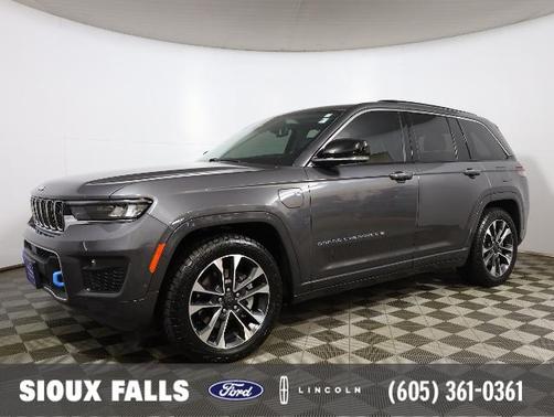 Gray 2022 Jeep Grand Cherokee OVERLAND