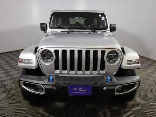 Silver 2022 Jeep Wrangler Unlimited SAHARA