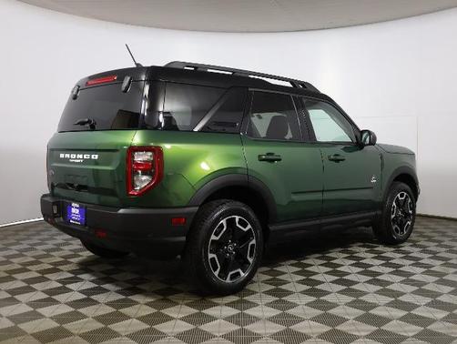 ERUPTION GREEN METALLIC 2024 Ford Bronco Sport OUTER BANKS