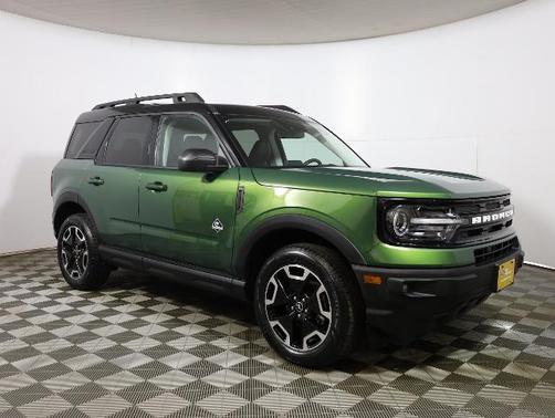 ERUPTION GREEN METALLIC 2024 Ford Bronco Sport OUTER BANKS