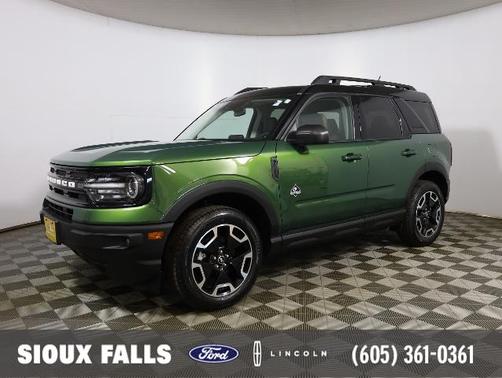 ERUPTION GREEN METALLIC 2024 Ford Bronco Sport OUTER BANKS