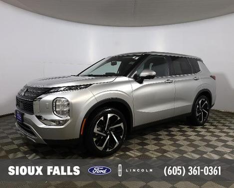 Silver 2022 Mitsubishi Outlander SE