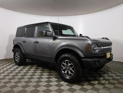 CARBONIZED GRAY METALLIC 2025 Ford Bronco BADLANDS