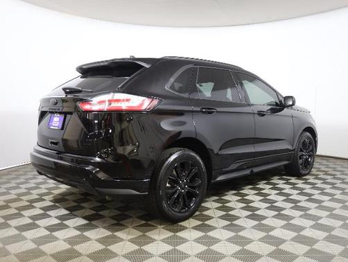 AGATE BLACK METALLIC 2024 Ford Edge SE