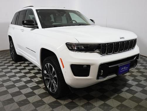 White 2022 Jeep Grand Cherokee OVERLAND