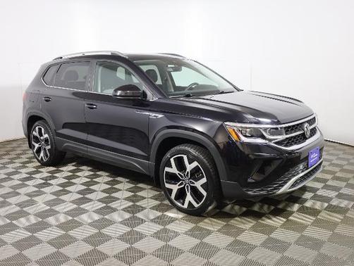 Deep Black Pearl Effect 2022 Volkswagen Taos 1.5T SEL