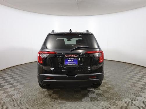 Black 2022 GMC Acadia SLE