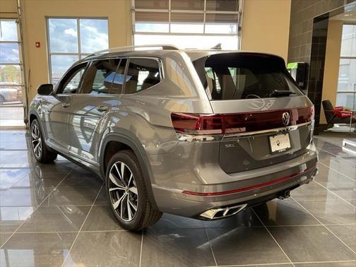2024 Volkswagen Atlas 2.0T SEL Premium R-Line 4MOTION