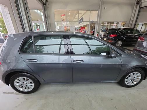 Platinum Gray Metallic 2017 Volkswagen Golf TSI S 4-Door