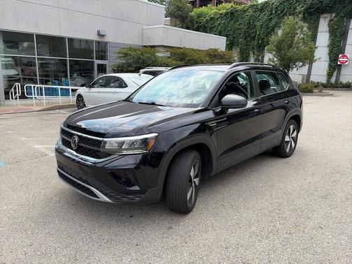 Deep Black Pearl 2023 Volkswagen Taos 1.5T S