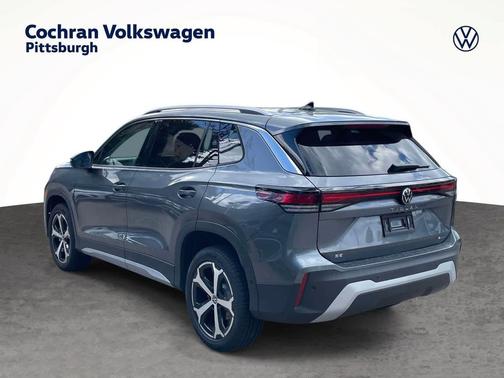 platinum gray metallic 2026 Volkswagen Tiguan 2.0T SE 4MOTION