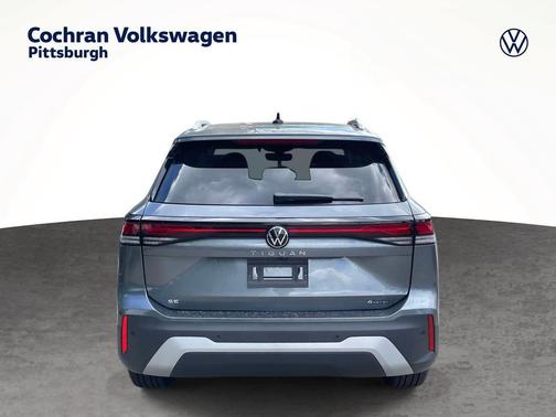 platinum gray metallic 2026 Volkswagen Tiguan 2.0T SE 4MOTION