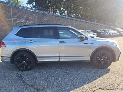 2024 Volkswagen Tiguan 2.0T SE R-Line Black 4MOTION