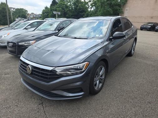 Platinum Gray Metallic 2021 Volkswagen Jetta 1.4T R-Line