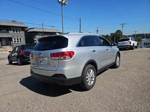 2017 Kia Sorento LX
