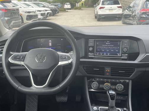 Opal White Pearl 2023 Volkswagen Jetta 1.5T SE