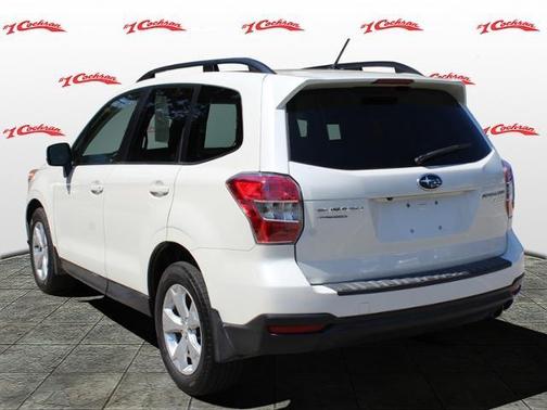 Photo 5 of 32 of 2015 Subaru Forester 2.5i Limited