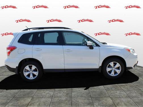 Photo 2 of 32 of 2015 Subaru Forester 2.5i Limited