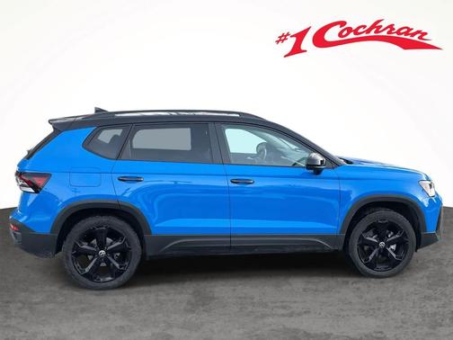 2025 Volkswagen Taos 1.5T SE Black