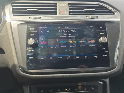 Platinum Gray Metallic 2024 Volkswagen Tiguan 2.0T SE 4MOTION