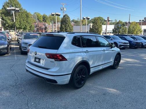 2022 Volkswagen Tiguan 2.0T SE R-Line Black 4MOTION