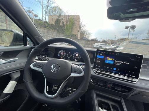 2026 Volkswagen Tiguan 2.0T SE R-Line Black 4MOTION