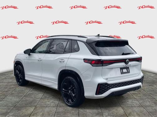 2026 Volkswagen Tiguan 2.0T SE R-Line Black