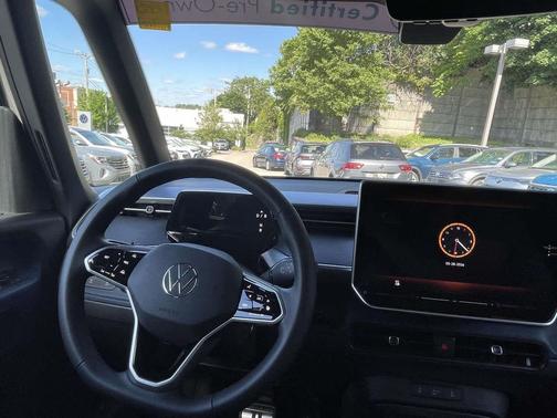 Candy White 2025 Volkswagen ID. Buzz Pro S