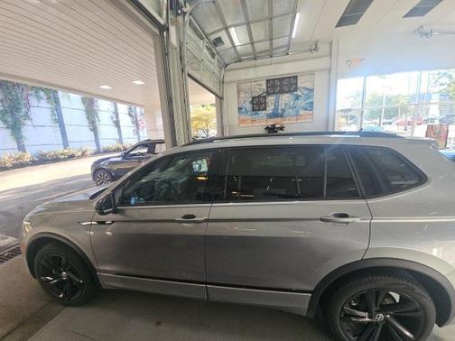 2024 Volkswagen Tiguan 2.0T SE R-Line Black 4MOTION