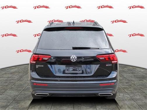 Photo 4 of 32 of 2019 Volkswagen Tiguan 2.0T SE
