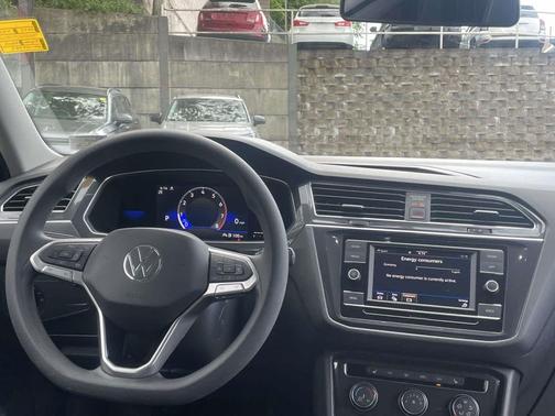 BLK/Black 2022 Volkswagen Tiguan 2.0T S 4MOTION