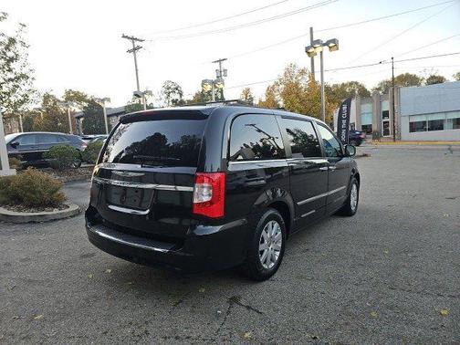 2015 Chrysler Town & Country Touring