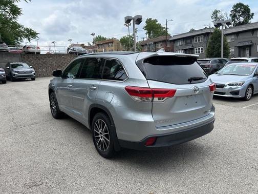 2018 Toyota Highlander SE