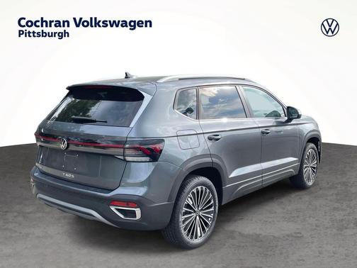Platinum Gray Metallic 2026 Volkswagen Taos SE