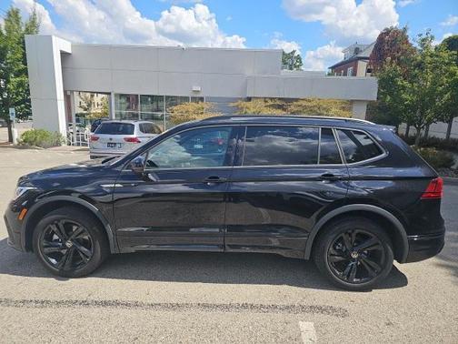2024 Volkswagen Tiguan 2.0T SE R-Line Black 4MOTION