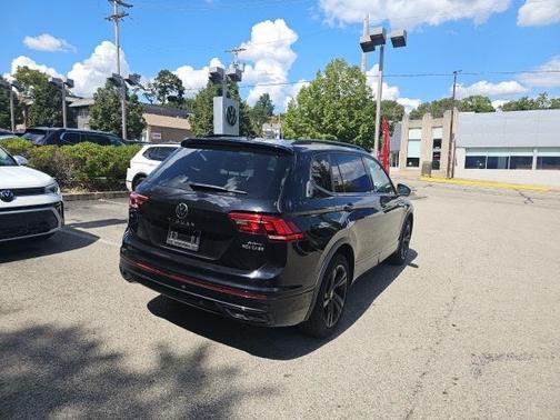 2024 Volkswagen Tiguan 2.0T SE R-Line Black 4MOTION