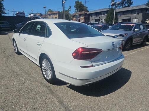 2017 Volkswagen Passat 1.8T SE