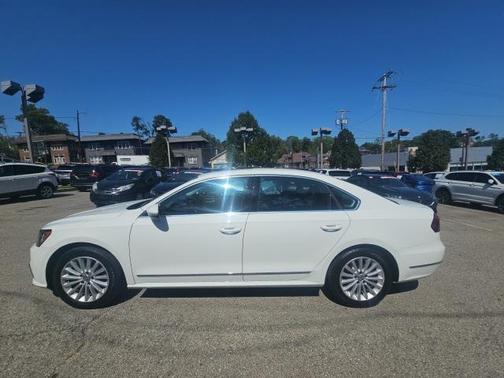2017 Volkswagen Passat 1.8T SE